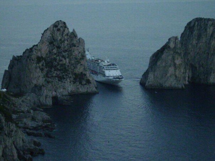 Anche Capri pensa a 'contenere'i turisti