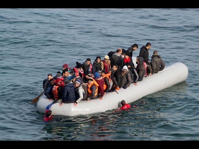 Migranti, 9 morti in Egeo, 6 bambini