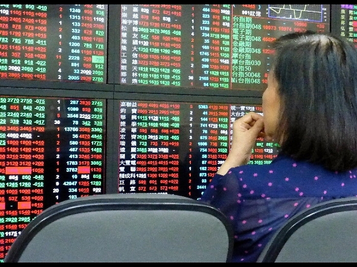 Borsa Tokyo, chiusura in aumento: +0,96%