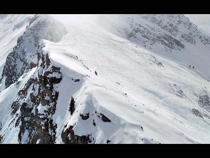 Slavina sopra Alagna, morto scialpinista