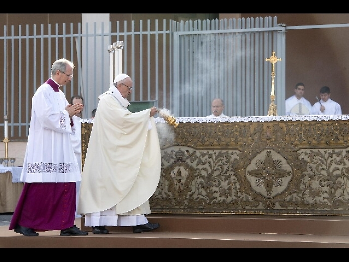 Papa: a Ostia, basta omert&agrave; e prepotenze