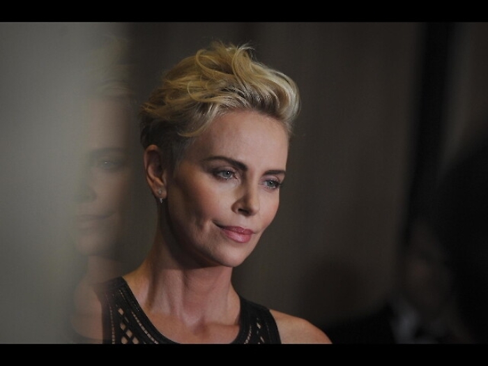 Charlize Theron, quando mamma uccise mio padre