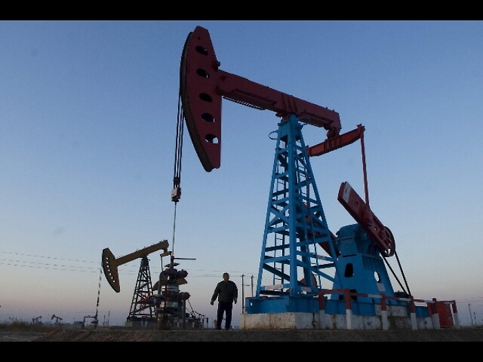 Petrolio: Wti in rialzo a 62,58 dollari