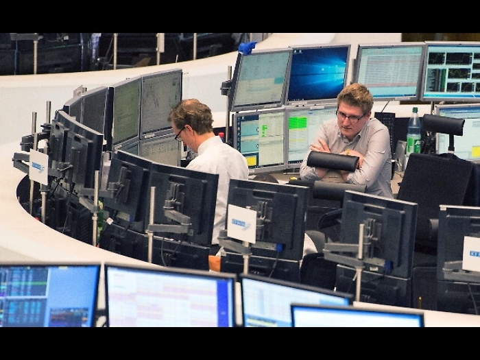 Spread Btp chiude poco sotto 200 punti