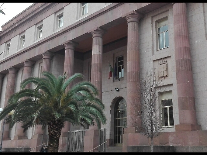 Accoltell&ograve; marito violento, condannata