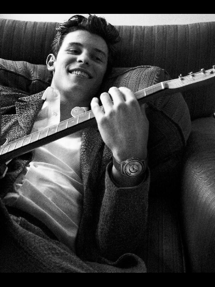 Shawn Mendes testimonial smartwatch EA