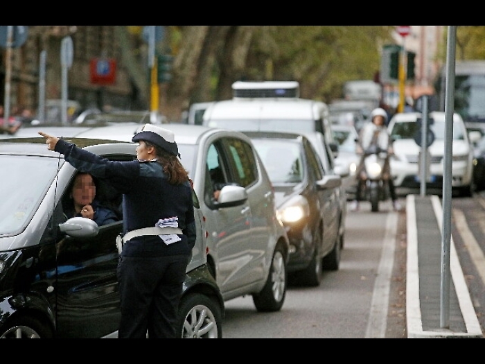 Sindaco, rifare bando se anche migranti