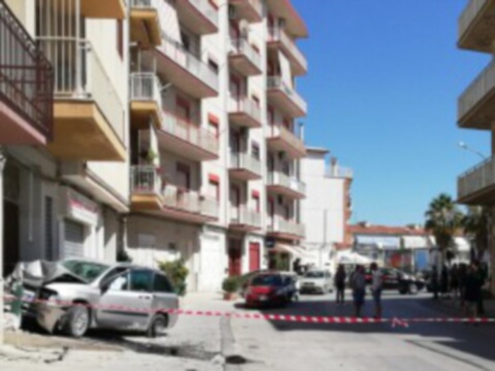 Sommatino, auto contro un muro: muore un 51enne