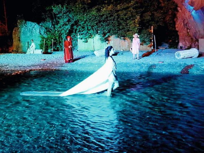 L&rsquo;Inferno in paradiso alle Gole dell&rsquo;Alcantara: la riuscita messinscena diretta da Giovanni Anfuso