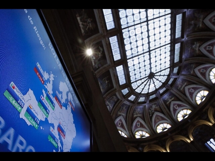 Borsa: Europa in rosso, Milano -1,2%