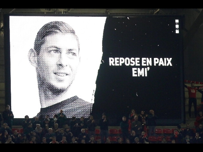 Cardiff non vuole pagare contratto Sala