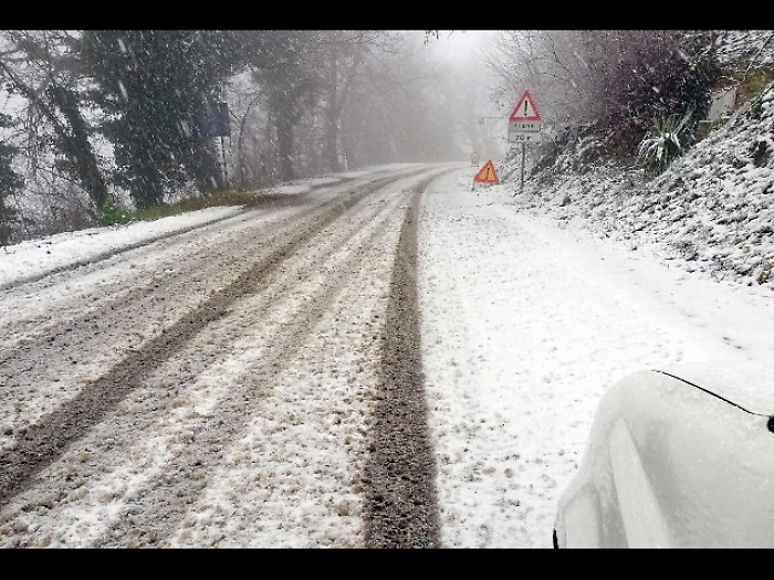 Stop in A14 a tutti veicoli pesanti