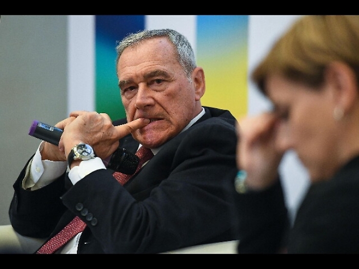 Grasso, sciogliere formazioni fasciste