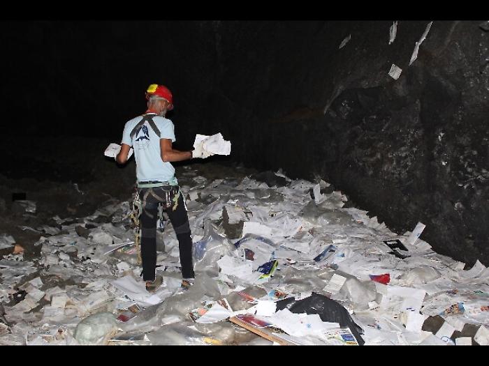 Grotta discarica posta non consegnata
