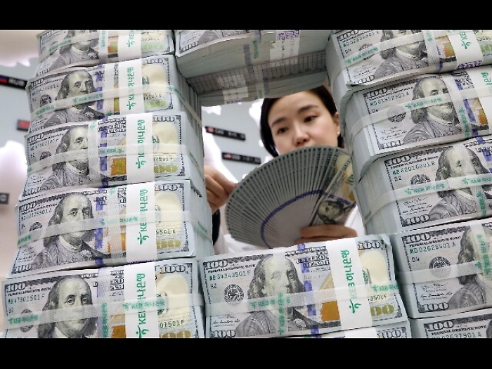 Borsa Tokyo apre poco variata (-0,15%)