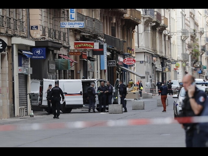 Lione: sospetto fece ricerche su bombe
