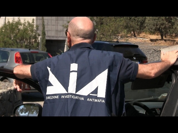 'Ndrangheta:27 fermi e sequestro 100 mln