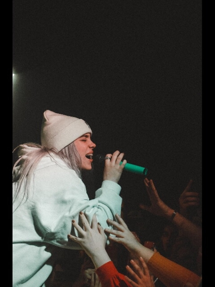Billie Eilish, popstar forte e fragile