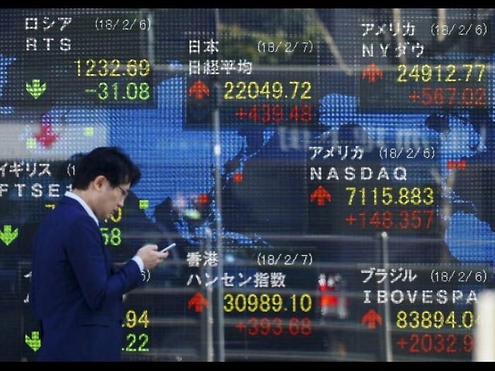 Oro: in rialzo sfiora 1.300 dollari