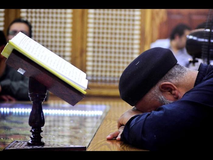 Egitto: attaccati tre autobus di copti