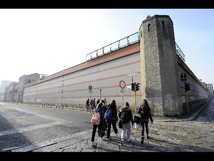 Botte a detenuto, 11 agenti a processo