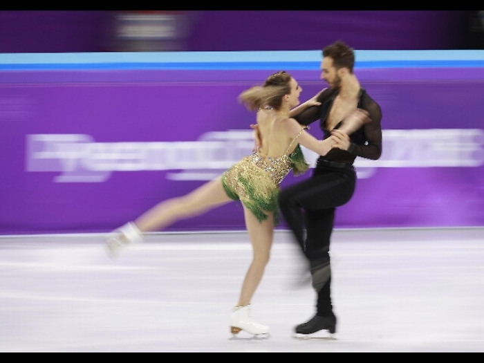 Giochi:si slaccia costume, Papadakis os&egrave;