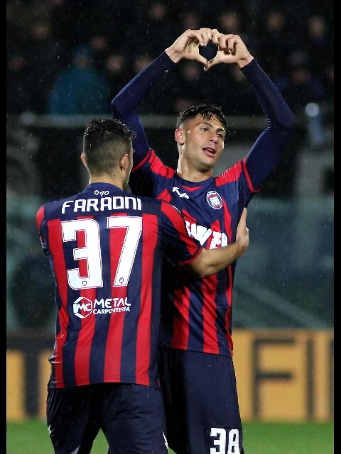 Mandragora, Crotone concentrato su Genoa