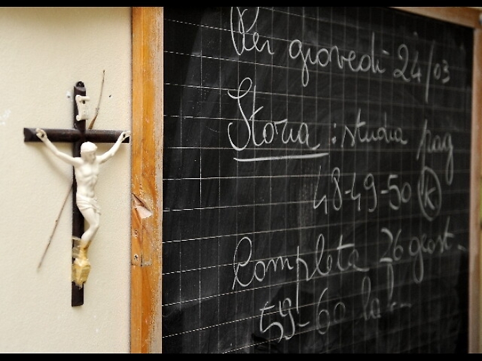 Stop a preghiere, divieto scuola Palermo