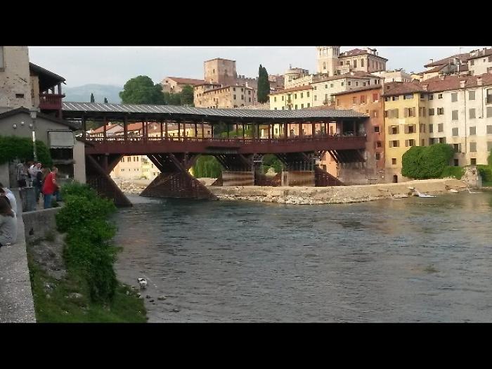 Principio di incendio su Ponte Alpini