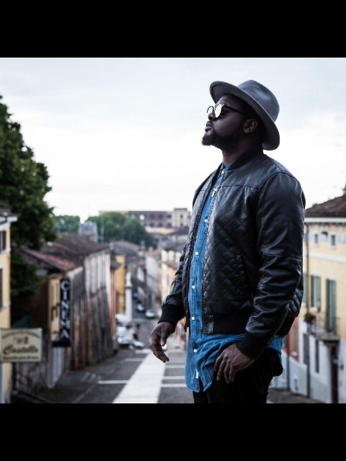 Tommy Kuti, racconto afroitaliani in rap