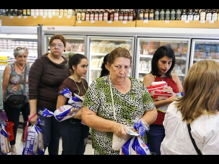 Ecuador chiude porte a venezuelani