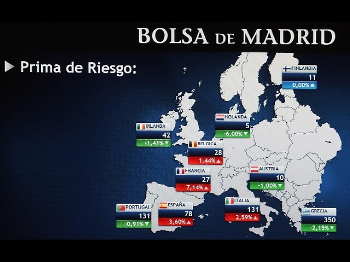 Borsa: Europa lenta, Wall Street chiusa