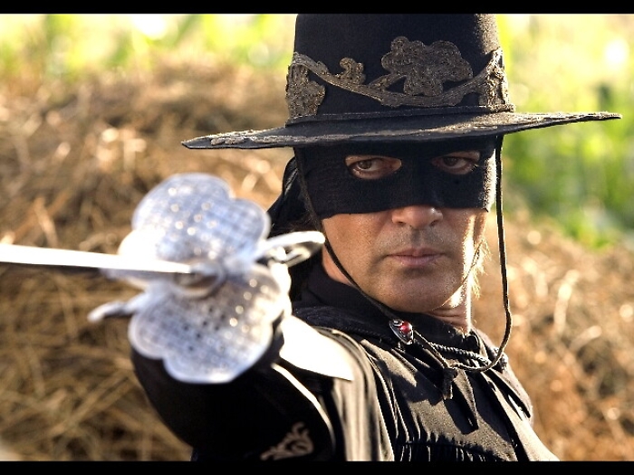 Zorro fa 100 anni, tra fumetti e film