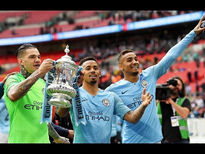 Juve: Danilo &egrave; arrivato a Torino