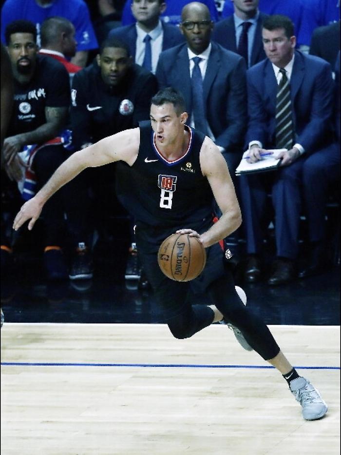 Gallinari dimesso da ospedale, in ritiro