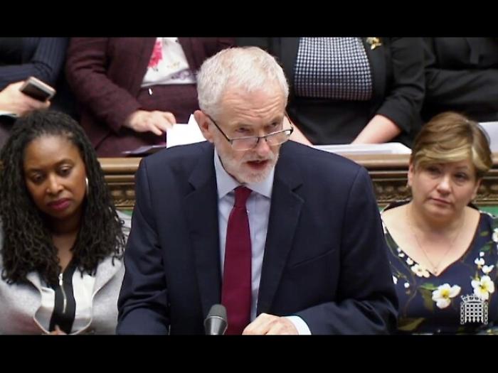 Corbyn invoca 'voto confermativo popolo'