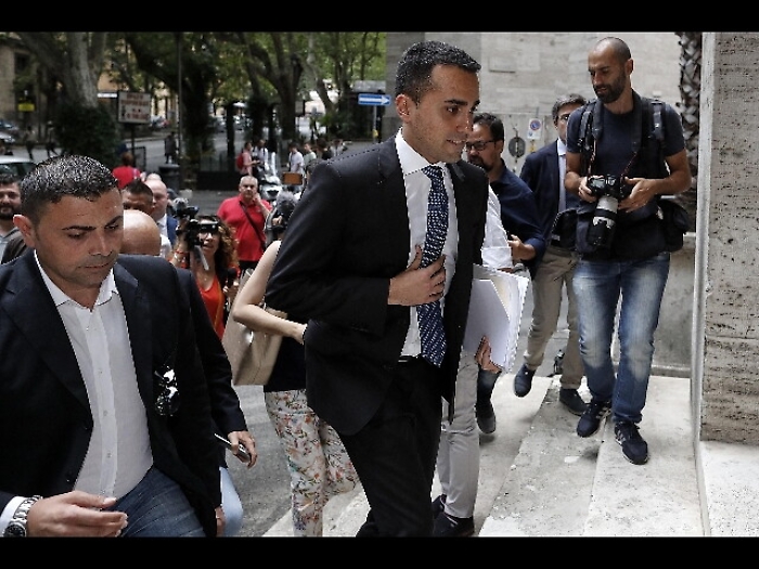 Benzina: Di Maio, rinvio e-fattura