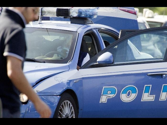 Candeggina contro moglie, denunciato