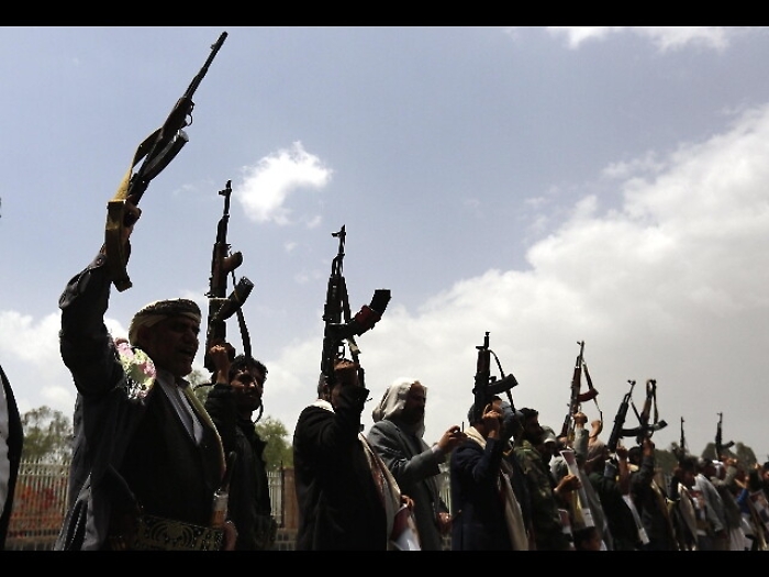 Sauditi intercettano missile da Yemen