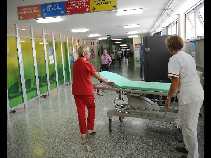 Morta a Pisa donna aggredita e bruciata