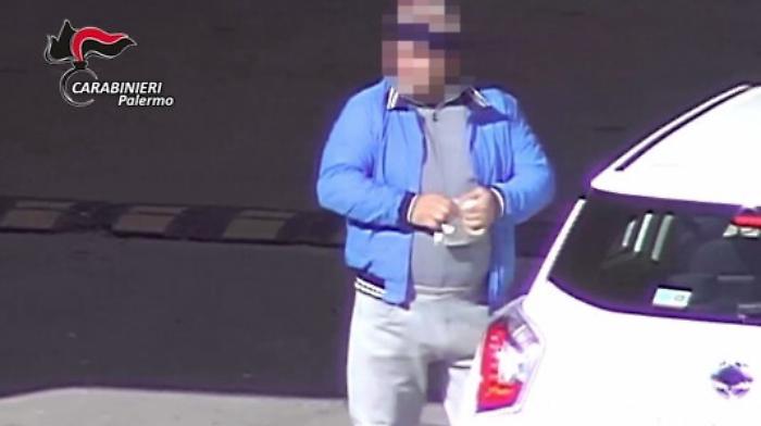 Pusher con turni di lavoro allo Zen: 24 in manette con l'operazione "Teseo"