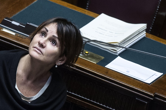 Scandalo Trapani, la senatrice Vicari: &laquo;Tre Rolex? &Egrave; stata una mia provocazione&raquo;