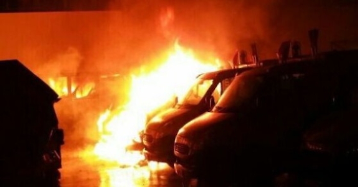 Incendio all'autoparco di Rosolini, quattro mezzi distrutti dalle fiamme