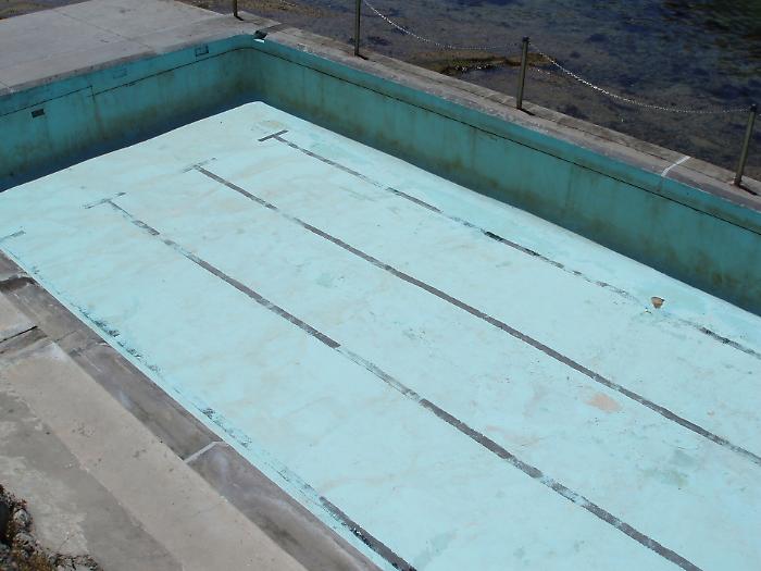 Muratore trovato morto in piscina di ex senatore a Marsala