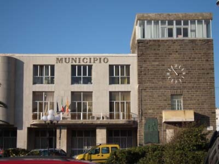 Pantelleria, sindaco condannato per minaccia a dipendente