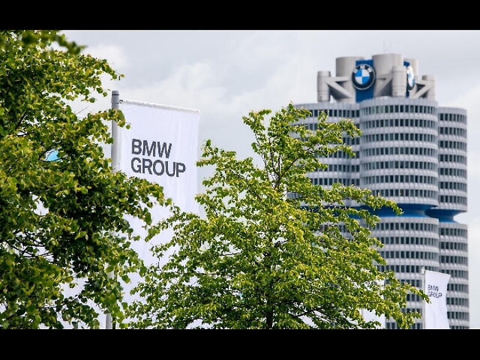 Brexit: Bmw teme dover chiudere in Gb