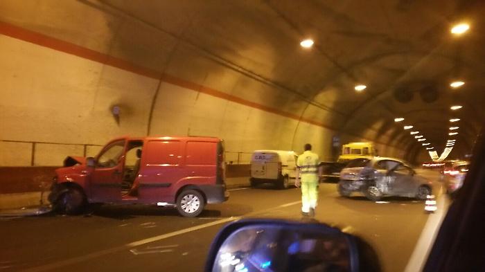 Incidente in galleria lungo la Catania Siracusa, lunghe code