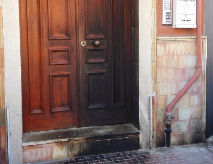 Incendiato portone di casa di un ex candidato di Forza Italia a Gela