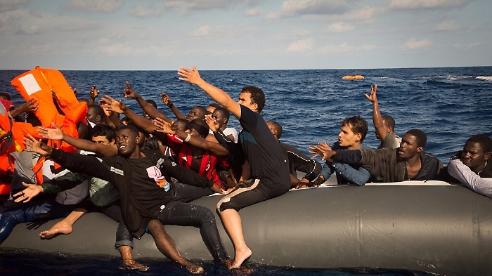 Migranti, &laquo;Gli stupri e le torture con cellulari in vivavoce per farsi dare il denaro&raquo;