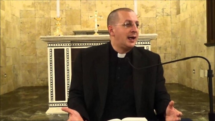 Palermo, scomunicato don Minutella, il prete anti Bergoglio